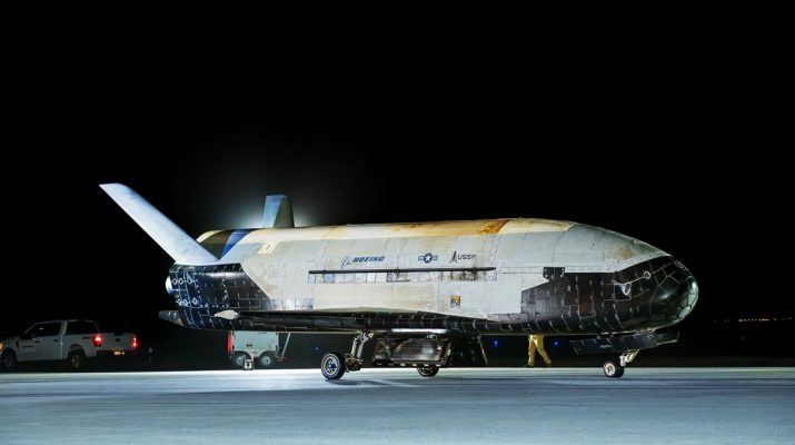 Pesawat Rahasia X-37B Kembali ke Bumi Setelah 434 Hari di Orbit