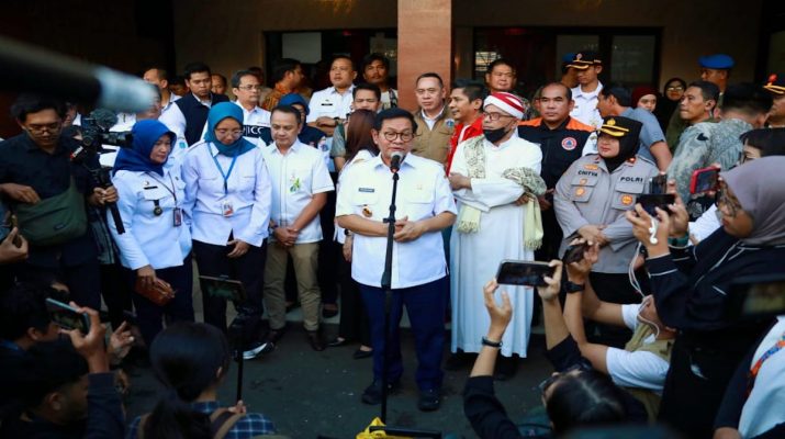 BPJS Ketenagakerjaan dan Pemprov Jakarta Salurkan 1.100 Porsi Makanan untuk Pengungsi Banjir