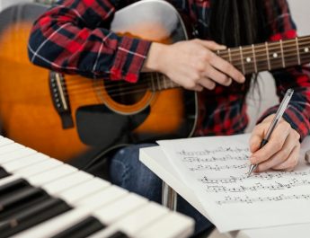 Chord Dermaga Biru: Mengiringi Melodi yang Indah