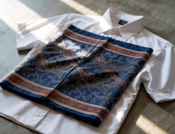 Baju Putih: Padanan Bawahan yang Tepat