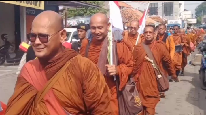 Perjalanan spiritual Biksu Bhante asal Thailand sudah Sampai di Karawang.