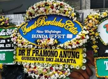 Datangi Rumah Duka, Pramono Anung Sampaikan Belasungkawa Atas Kepergian Bunda Iffet