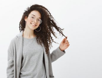 Cukuran Rambut Ikal Kering: Gaya yang Menarik