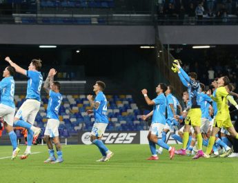 Napoli perlebar peluang juara Liga Italia usai menang 2-0 atas Torino