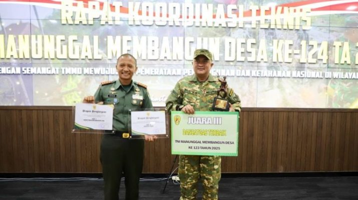 Bupati Bogor terima penghargaan dari TNI karena sukseskan TMMD