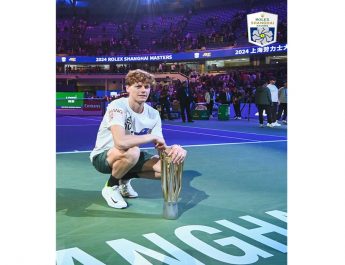 Tekuk Novak Djokovic, Jannik Sinner Juara Shanghai Masters