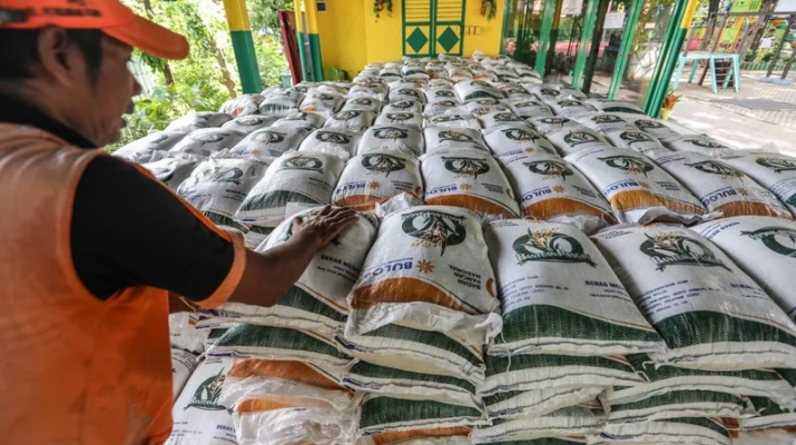 Kemendagri Buat Surat Edaran Setop Penyaluran Bansos hingga Pilkada Usai