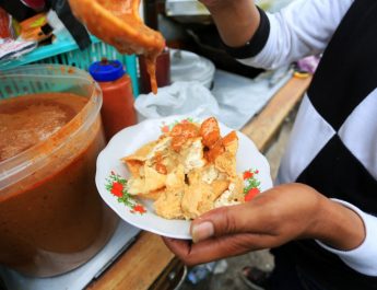 9 Rekomendasi Kuliner dengan Bumbu Kacang Terbaik