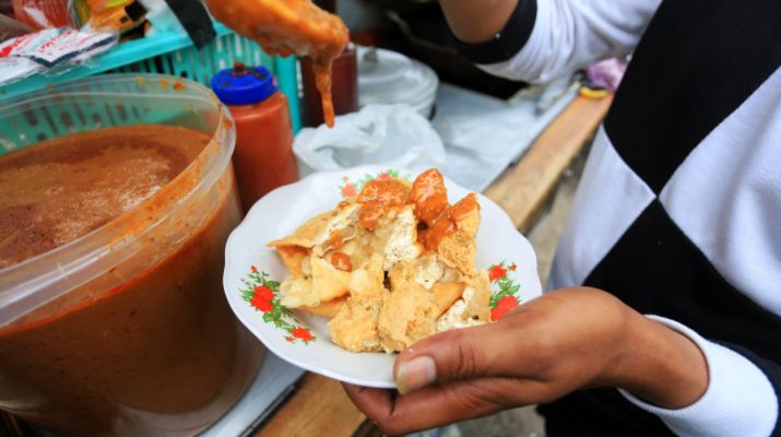 9 Rekomendasi Kuliner dengan Bumbu Kacang Terbaik