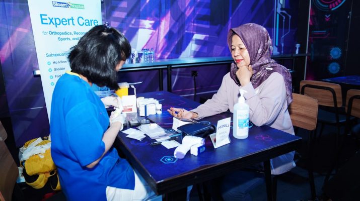 Warga Lansia di Ampera Dapat Pemeriksaan Gratis