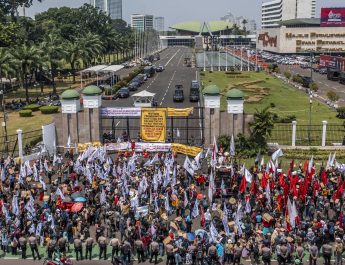 Polisi Tangkap 13 Pengunjuk Rasa, Satu Orang Perempuan