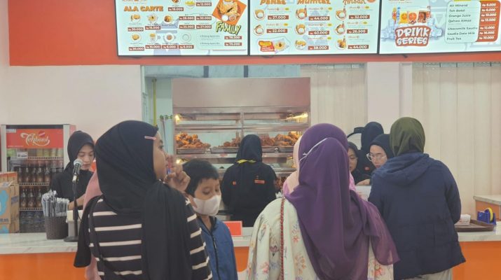 Almaz Fried Chicken Optimistis Mampu Bersaing Dengan Kompetitor