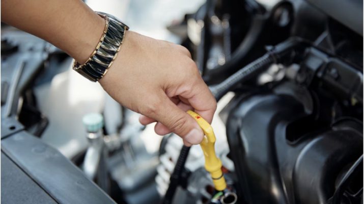 Ganti Oli Motor Sendiri? Ini Caranya!