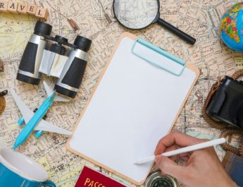 Aman! Tips Simpan Dokumen Perjalanan Biar enggak Panik