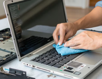 Layar Laptop Kinclong: Tips Bersih Tanpa Cairan!