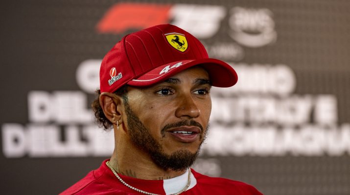 Jadi Pembalap Ferrari, Lewis Hamilton Sebut GP Emilia Romagna Terasa Spesial