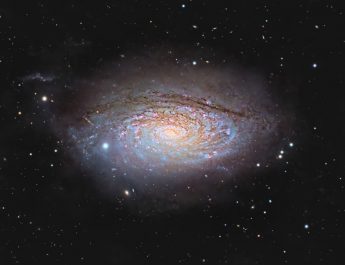 Keindahan Galaksi Bunga Matahari Berhasil Diabadikan Astrofotografer