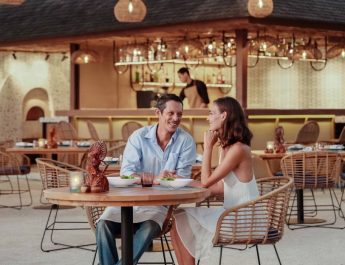 Masuki Liburan Musim Panas, Nikmati Summer BBQ di Tepi Pantai Toya Beach Bar & Grill Sofitel Bali Nusa Dua Beach Resort