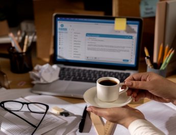 Auto Reply Gmail & Outlook? Ini Cara Mudah!