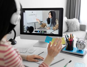 Zoom Tidak Membosankan! Ini Tips Kelas Online Asyik