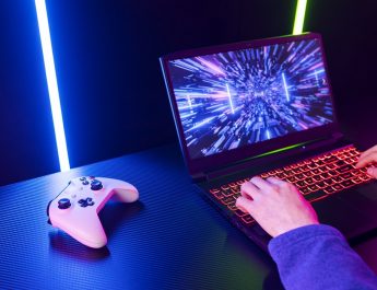 Laptop Gaming vs Biasa: Pilih yang Tepat?