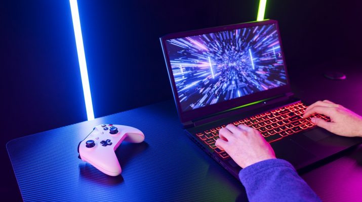 Laptop Gaming vs Biasa: Pilih yang Tepat?