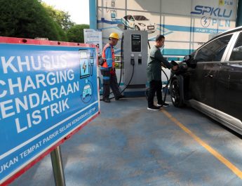 Survei: Mayoritas Gen Z dan Milenial Ingin Beralih ke Kendaraan Listrik