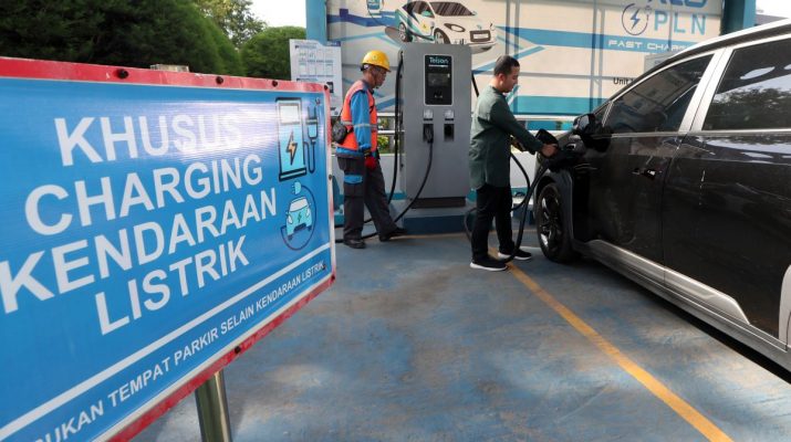 Survei: Mayoritas Gen Z dan Milenial Ingin Beralih ke Kendaraan Listrik