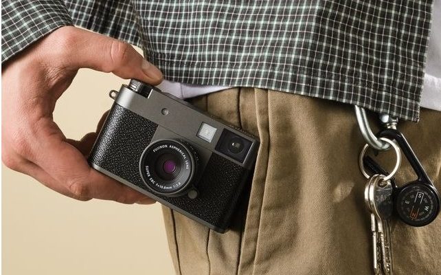 Kamera 12 Jutaan Ini Bisa Difungsikan Analog, Punya Fitur Rendering, dan Gabungkan Video dan Foto