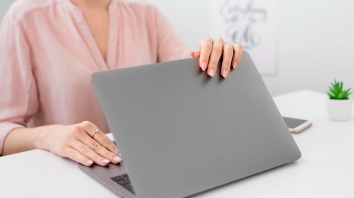 6 Rekomendasi Laptop Paling Tipis dan Ringan, Segini Harganya