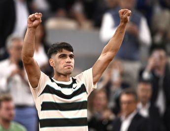 Alcaraz Melaju ke Putaran Ketiga Roland Garros, Tsitsipas dan Ruud Tersingkir