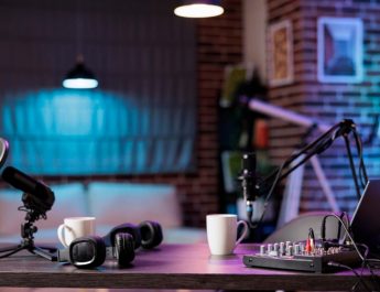 Podcast Laris Manis: Panduan Bikin Konten Menarik!