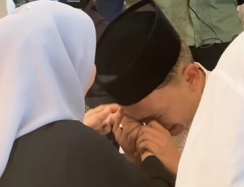 Ruben Onsu Menangis Saat Acara Walimatussafar Jelang Haji