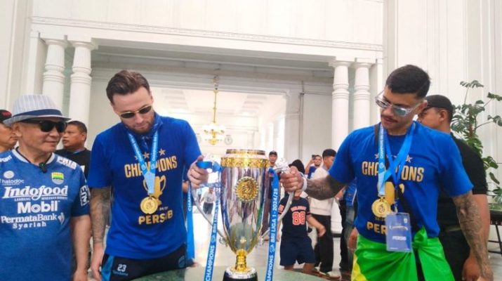Skuad Persib juara disambut ribuan Bobotoh di Gedung Sate