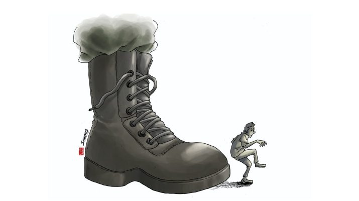 Kelindan Militer dan Peran  Sosial-Politik