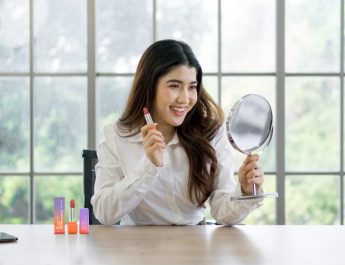 Tiga Tips Rawat Bibir Jelita agar Tidak Kering