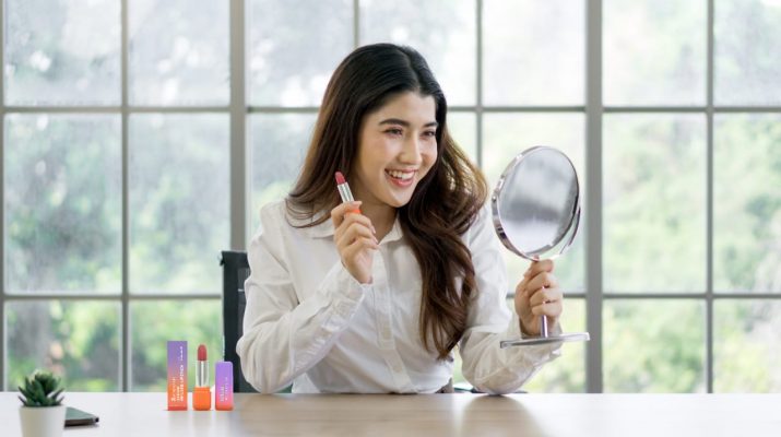 Tiga Tips Rawat Bibir Jelita agar Tidak Kering