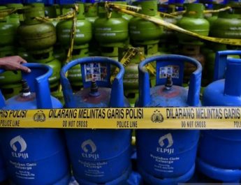 Elpiji Oplosan Dijual ke Rumah Makan dan Hotel, 10 Tersangka Ditahan