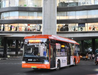 Perkuat Identitas Blok M sebagai Sentra ASEAN, Pramono Anung Lakukan Groundbreaking Trotoar