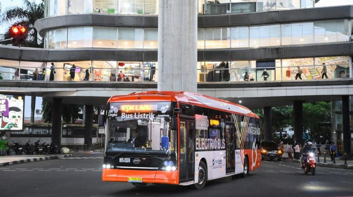Perkuat Identitas Blok M sebagai Sentra ASEAN, Pramono Anung Lakukan Groundbreaking Trotoar