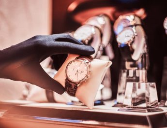 Jam Tangan Pria Wanita: Tips Pilih Sesuai Gaya!