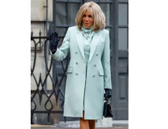 Ciri Khas Gaya Brigitte Macron, Istri Presiden Prancis yang Viral Mendorong Muka Suami