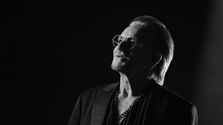 Bono U2 Ungkap Kerinduan pada Ayahnya lewat Pertunjukan Stories of Surrender