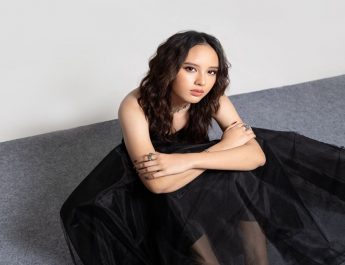 Dinda Ghania Rilis Single Here