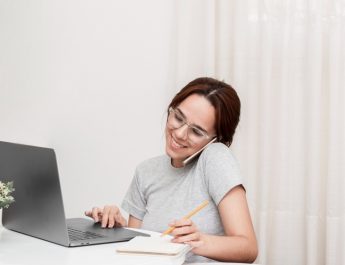 Asisten Virtual: Raih Cuan dari Rumah!