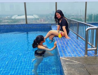 Nikmati Es Krim & Kolam Renang Rooftop di ASTON Bekasi Mulai Rp38 Ribu!