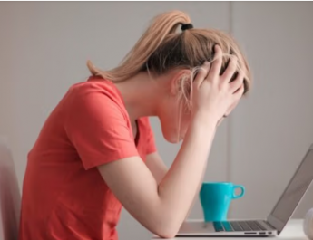 Nirina Zubir Alami Burnout Hingga tak Keluar Rumah, Bagaimana Cara Mengatasinya?