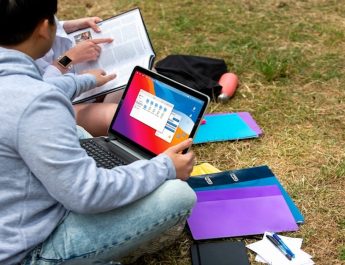 Brosur Digital Keren? Kuasai Canva Sekarang!