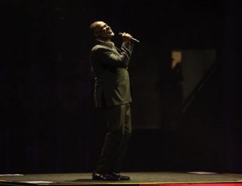 Brian McKnight dan All 4 One Hibur Penggemar di Jakarta