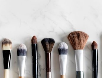 Cara Memilih Brush Makeup yang Bagus untuk Pemula
